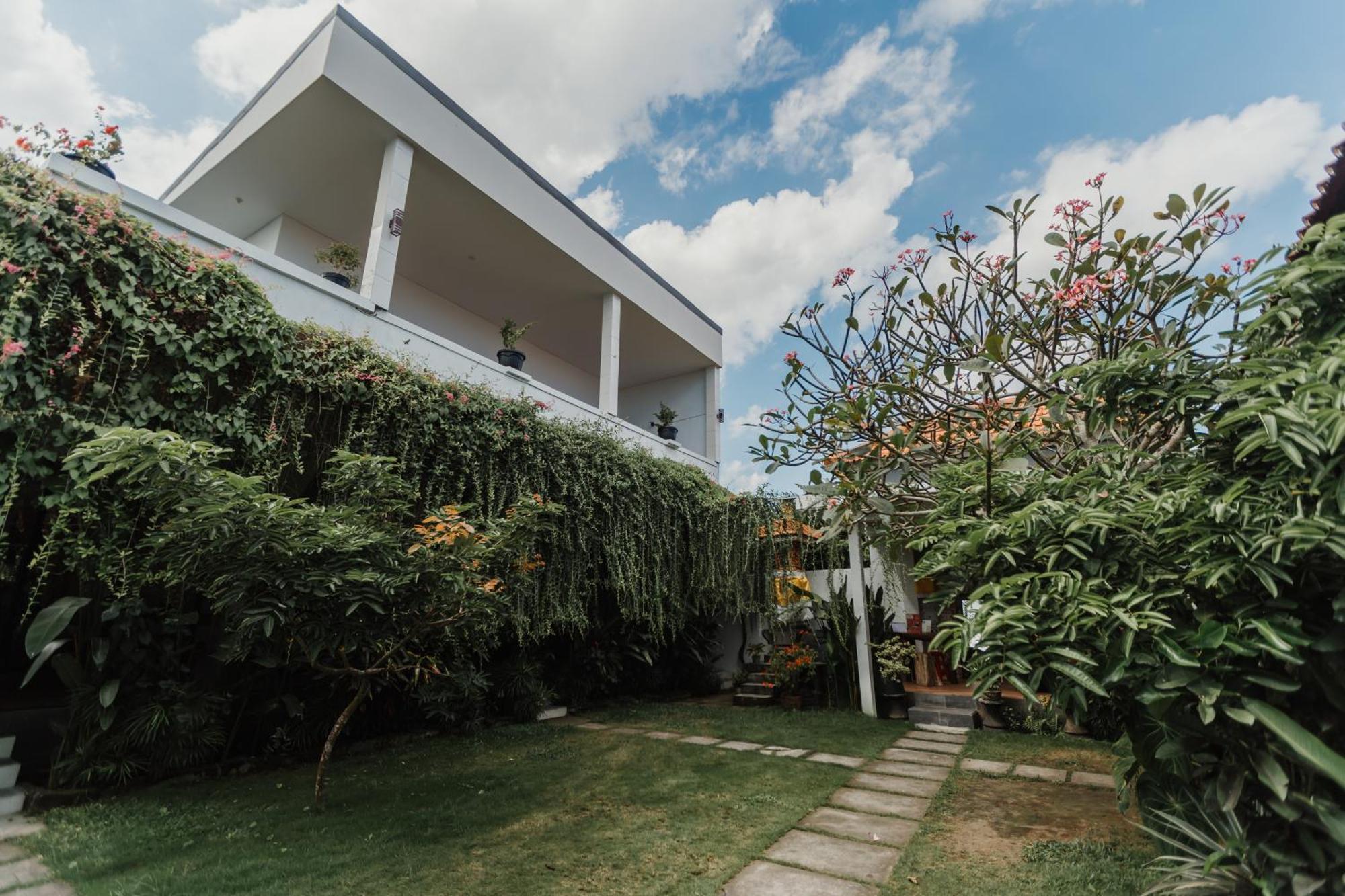 Dana'S House Hotel Tabanan  Exterior photo