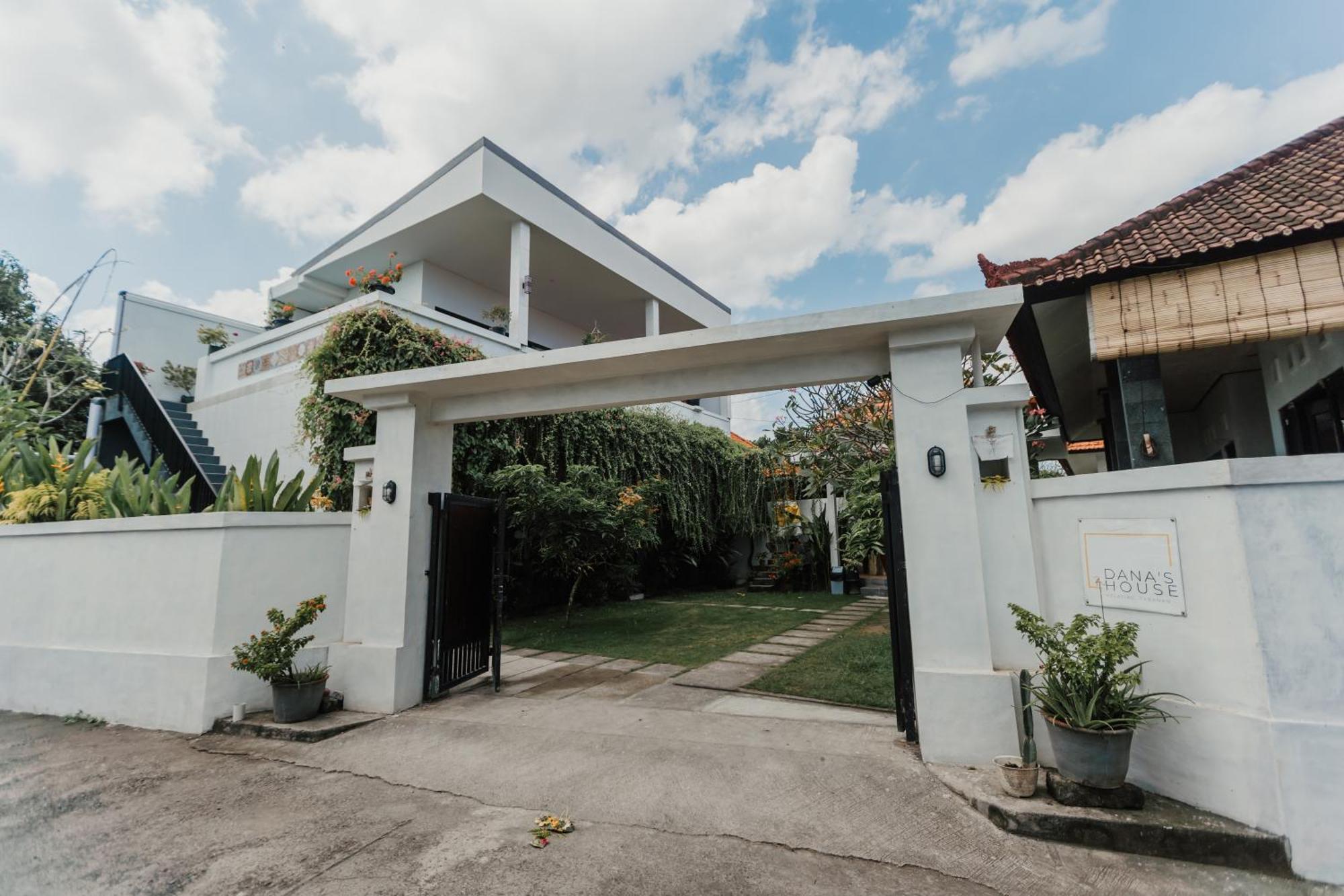 Dana'S House Hotel Tabanan  Exterior photo