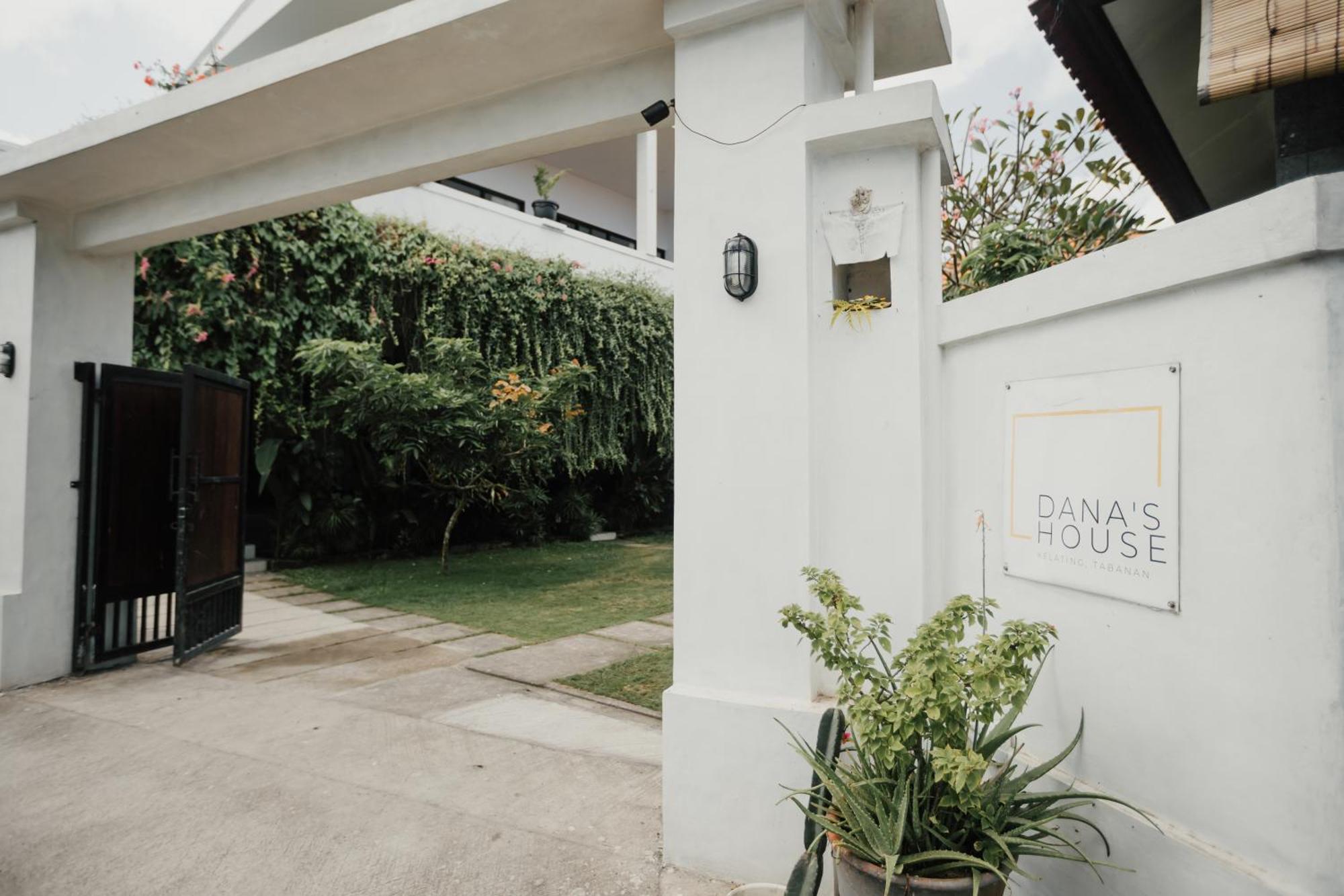 Dana'S House Hotel Tabanan  Exterior photo